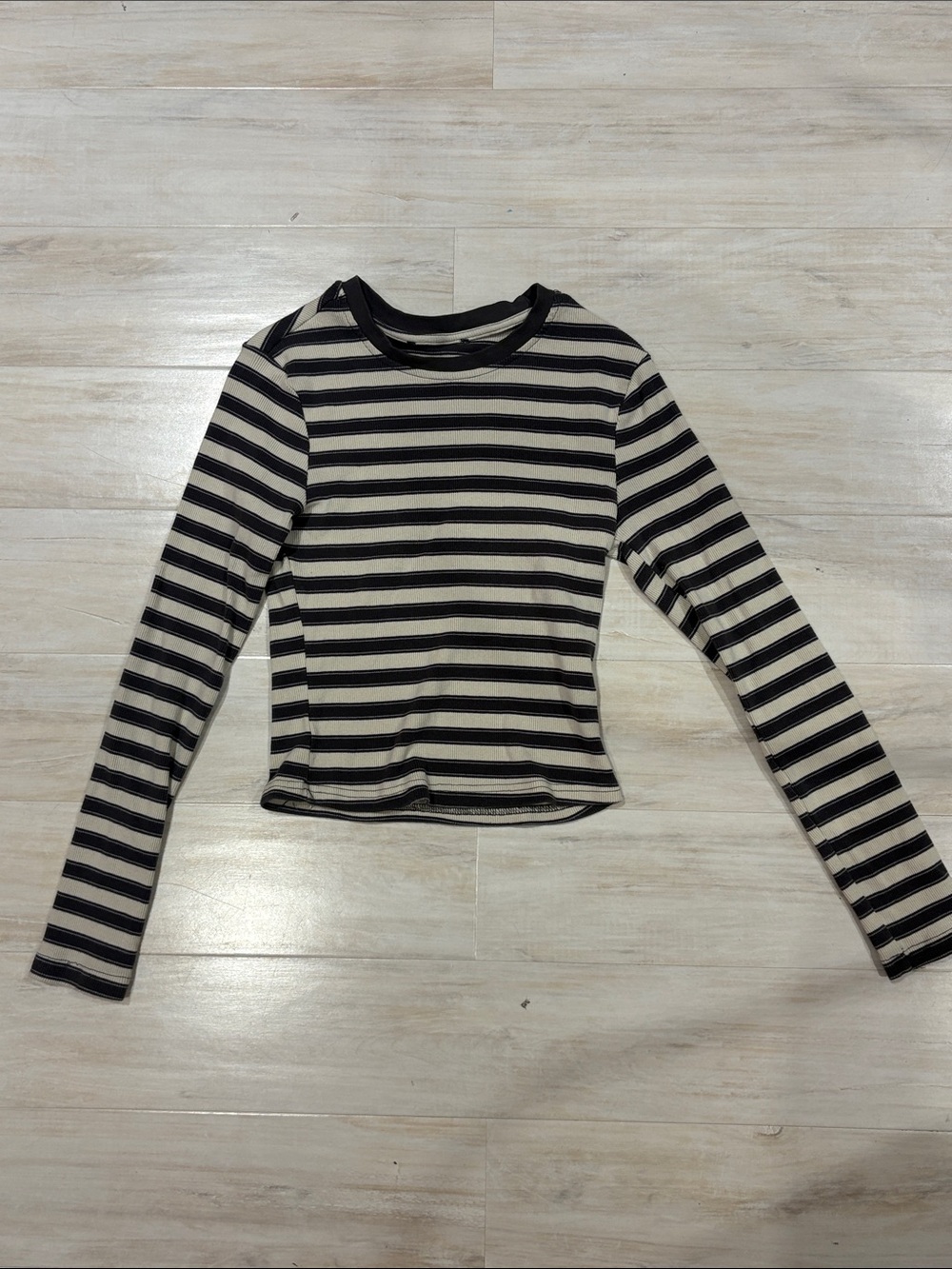 Striped Crewneck Long-Sleeve Top - Black & Cream